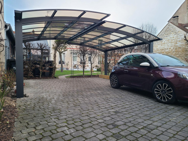 Installation d'un carport pour 2 voitures  