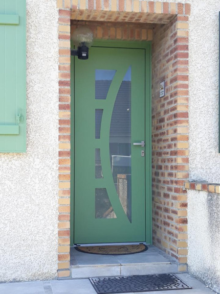 Quelle entreprise contacter pour un portillon en acier sur mesure   