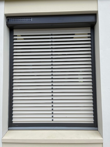 Fabricant de fenêtre pour création sur mesure et installation d'huisseries en bois massif  